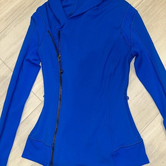 Lululemon Jacket - Picture 4 of 10